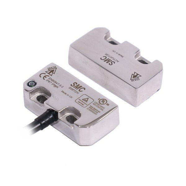 139105 SMC 3NC 2M with LED